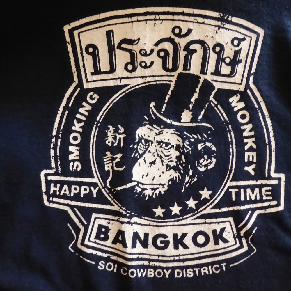 BANGKOK SMOKING MONKEY HAPPY TIME MENS NAVY BLUE T-SHIRT (SIZE L) NEW